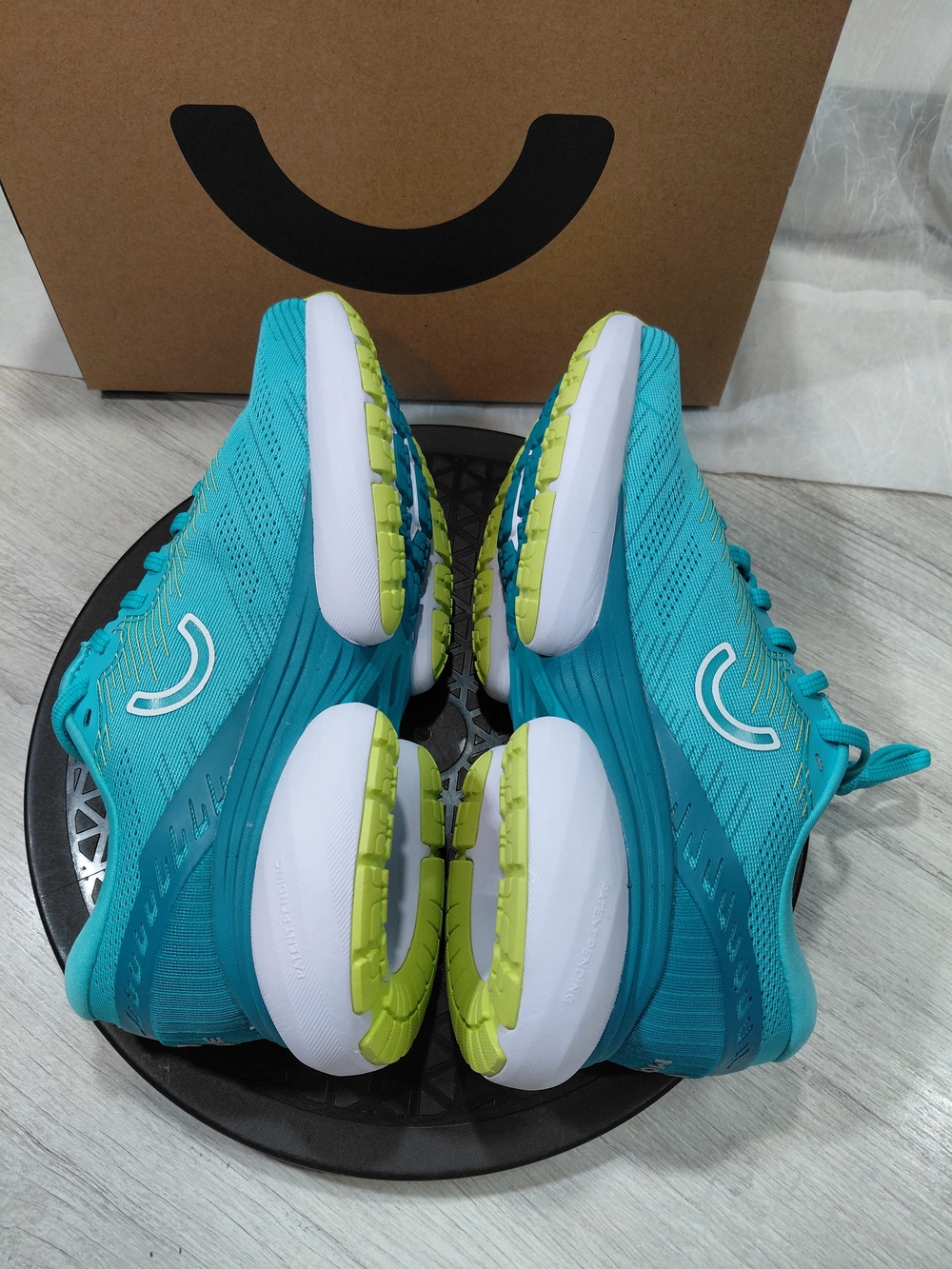 NEW True Motion Womens U-TECH Nevos 3 Scuba Blue & Lime Running Shoes SIZE 9.5 - Picture 5 of 15